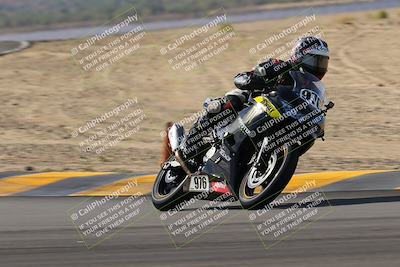 media/Nov-05-2022-SoCal Trackdays (Sat) [[f8d9b725ab]]/Turns 9 and 8 (1050am/